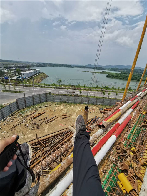 瑞安市作业中发生设备损坏或人员意外，责任怎么划分？